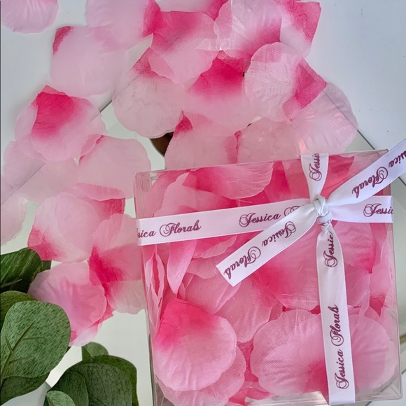 Boxed Silk Rose Petals - Pink Sorbet - Picture 3 of 4